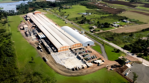 Imagem aérea fábrica Pisoforte em Criciúma-SC